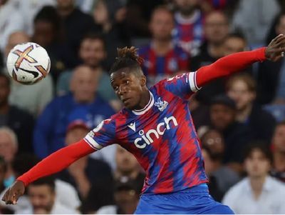 Barcelona is considering Wilfried Zaha to replace Ferran Torres