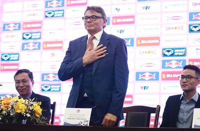 Live: What did Coach Troussier say on the day of his debut as the head coach of Vietnam NT?