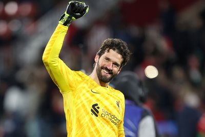 Mise à jour du contrat d'Alisson Becker : une prolongation probable, Liverpool recherchant la stabilité