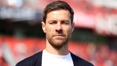Alonso Disarankan Tolak Tawaran Liverpool dan Tunggu Peluang Real Madrid