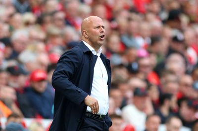 Arne Slot jest bliski zawarcia umowy o zatrudnieniu byłej gwiazdy Arsenalu na stanowisku asystenta Liverpoolu