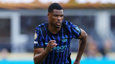 Barcelone vise Denzel Dumfries : une clause libératoire de 25 millions d'euros alimente le mouvement de transfert estival