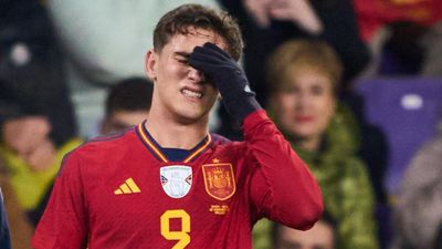 گاوی از بارسلونا در دیدار 3-1 اسپانیا در مقدماتی یورو 2024 مقابل گرجستان از ناحیه زانو آسیب دید.