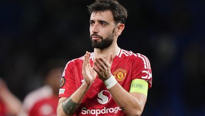 Bruno Fernandes ha avvertito che sta "sacrificando la sua carriera" al Manchester United