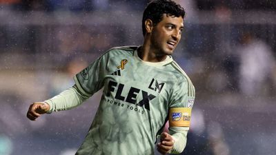 Carlos Vela se retira: Momentos destacados de su carrera, estadísticas y un legado duradero en el fútbol americano