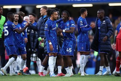 Chelseas vilde fejring i omklædningsrummet efter den dramatiske Champions League-sejr over Liverpool