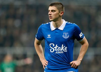 Everton's Vitalii Mykolenko Makes Heartbreaking Daily Calls to Parents in Ukraine