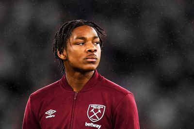 Esclusiva: "Il prossimo Rio Ferdinand" pronto per il campionato dopo aver lasciato il Manchester City la scorsa estate