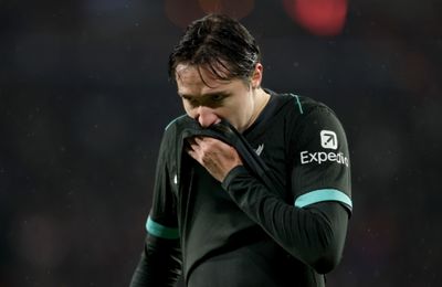 Federico Chiesa est pressenti pour rejoindre Naples, alors que Liverpool envisage de quitter le club.