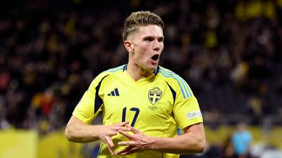 Gyökeres Nets Four as Sweden Thrash Azerbaijan