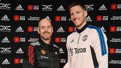 Manchester United signs Wout Weghorst