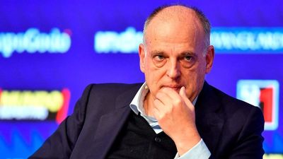 Javier Tebas, Präsident der La Liga, wirft Luis Rubiales vor, „verrückt“ zu sein und „die Würde untergraben“ zu haben.