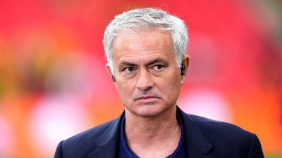 José Mourinho quitte Fenerbahce « malheureux et désespéré » avant les retrouvailles avec Manchester United
