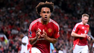 Joshua Zirkzee marque lors de ses débuts pour assurer la première victoire décousue de Manchester United