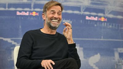 Jurgen Klopp avslöjar Liverpools returdatum men fruktar "Jinxing"-titelvinsten