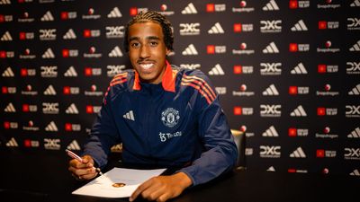 Man Utd sichert sich Yoro von Lille für 52 Millionen Pfund