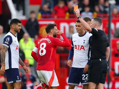 Il Manchester United ha utilizzato Sky Sports per annullare il cartellino rosso di Bruno Fernandes contro il Tottenham