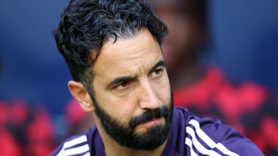 Manchester Uniteds Stürmersuche: Transferherausforderungen und taktische Entscheidungen