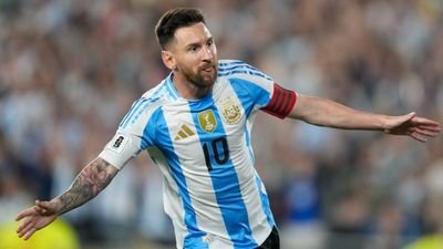Messi segna una tripletta nella vittoria dell'Argentina per 6-0 sulla Bolivia