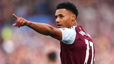 Ollie Watkins Melontarkan Reaksi 'Sangat Frustasi' terhadap Kolom Kritis Chris Sutton