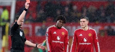 Premier League: Urteil gegen Man Utd fällt: Patrick Dorgu wegen Horror-Tackling vom Platz gestellt