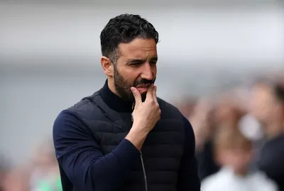 Niepewna przyszłość Rubena Amorima w Manchesterze United: analiza ekspertów i implikacje dla klubu