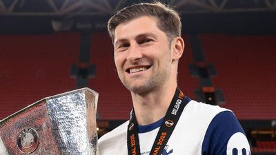 Tottenham Perpanjang Kontrak Ben Davies: Bek Veteran Bertahan Hingga 2026