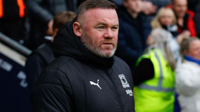 Wayne Rooney fa una sincera ammissione mentre i tifosi del Plymouth chiedono il suo licenziamento