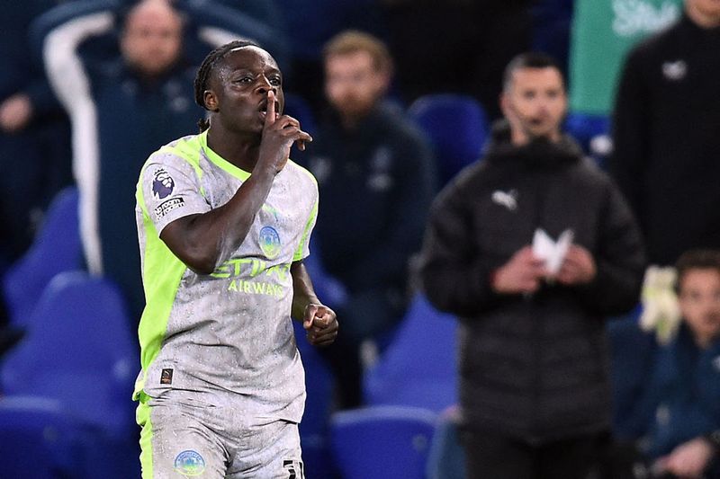 Manchester City vs Everton 3-3: Defensive Collapse Gives Arsenal Title Edge