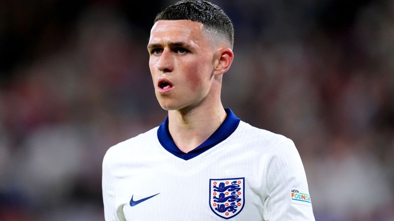 La petite amie de Phil Foden, Rebecca Cooke, accueille un troisième enfant alors que le retour en Angleterre est confirmé