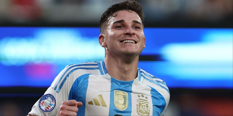 Arsenals Strategie für Julian Alvarez, während der Stürmer von Man City auf einen Blockbuster-Transfer zusteuert
