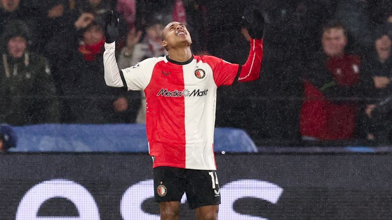 Feyenoord kanter AC Milan med en smal førstekampssejr