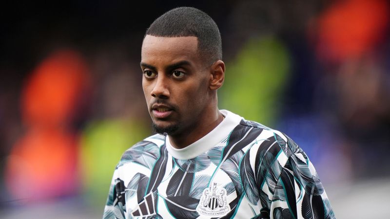 Arsenal and Liverpool on Alert as Newcastle Plan for Potential Isak Exit