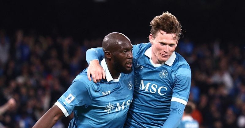 Un doublé de McTominay réduit l'écart entre l'Inter et Naples