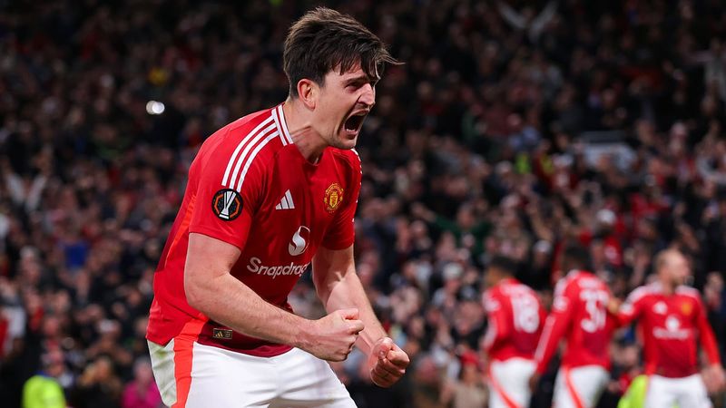 Maguire segna il gol della vittoria all'ultimo minuto, mentre il Manchester United supera il Lione in una partita da nove gol