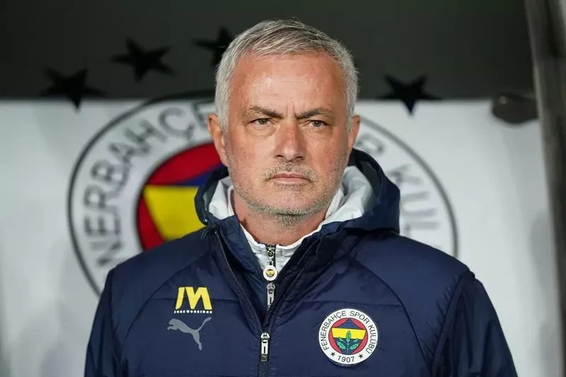 Jose Mourinhos talende reaktion giver anledning til spekulationer over chok Leeds United Links