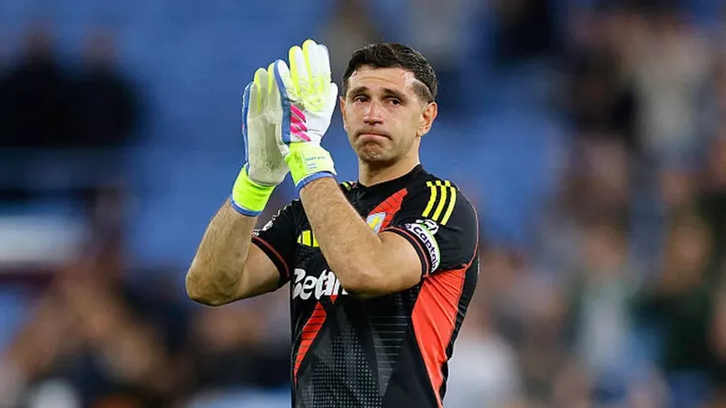 Aston Villa Fans Convinced Emi Martinez Is Leaving After Final Whistle Gesture